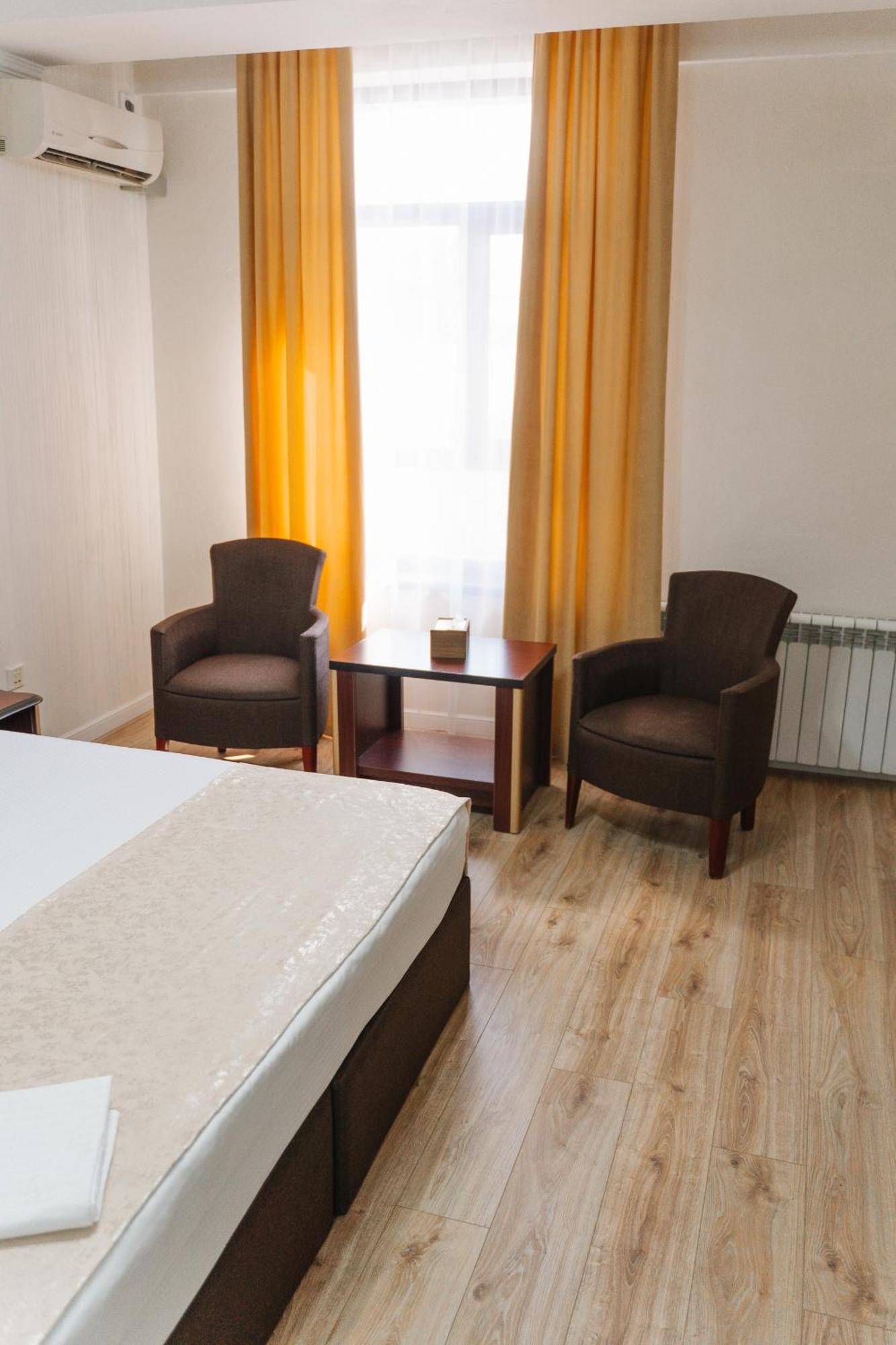 Hotel Bellagio Shymkent Luaran gambar