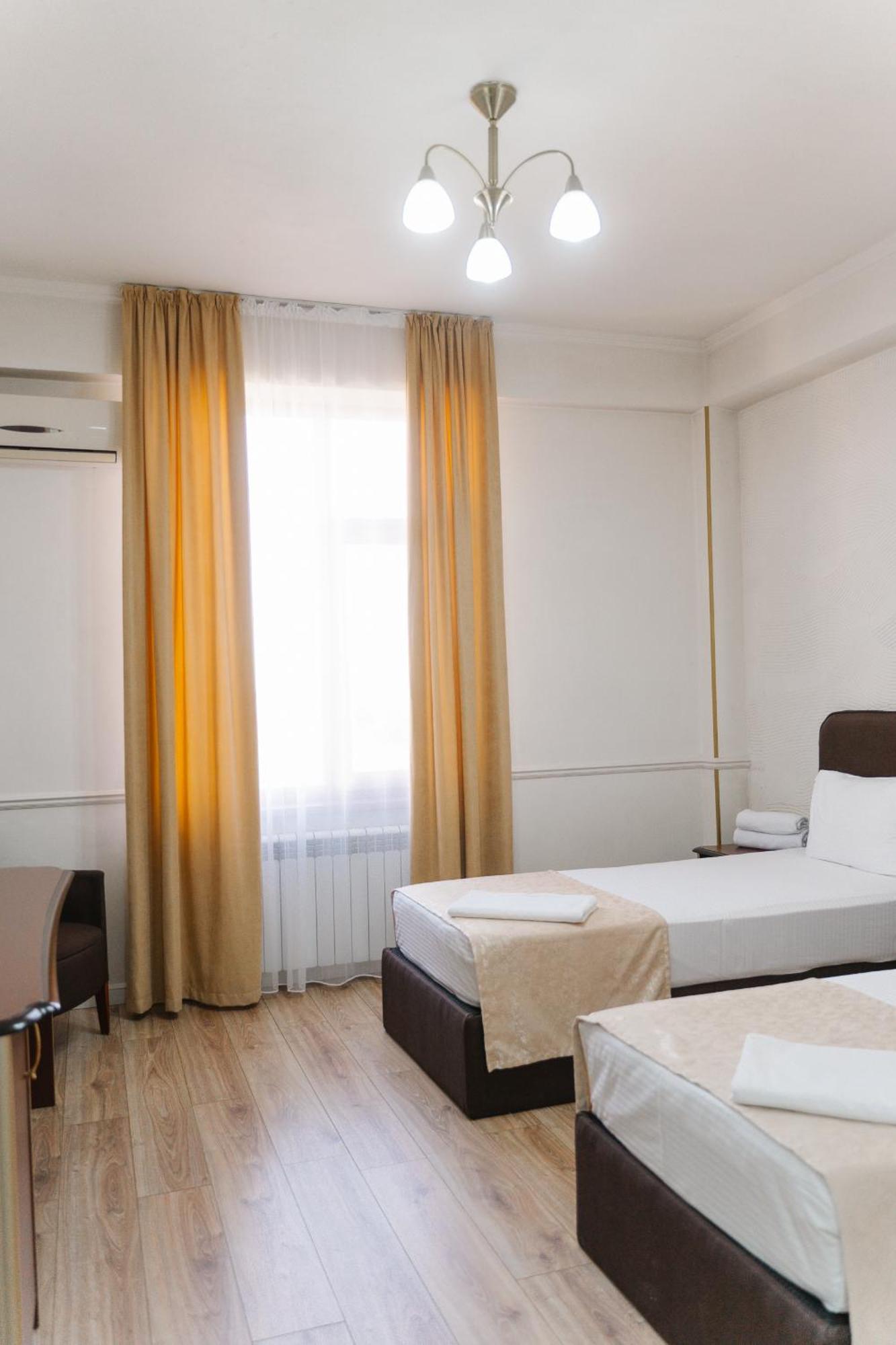 Hotel Bellagio Shymkent Luaran gambar
